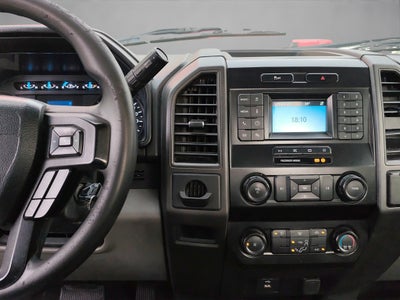 2022 Ford F-350 2 PTS F-350 XL CHASIS CABINA 62L V8 TA AAC