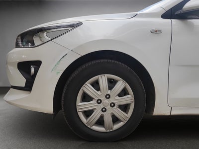 2023 Kia RIO 4 PTS L TA VE R-15
