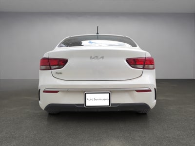 2023 Kia RIO 4 PTS L TA VE R-15