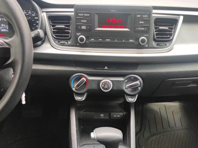 2023 Kia RIO 4 PTS L TA VE R-15