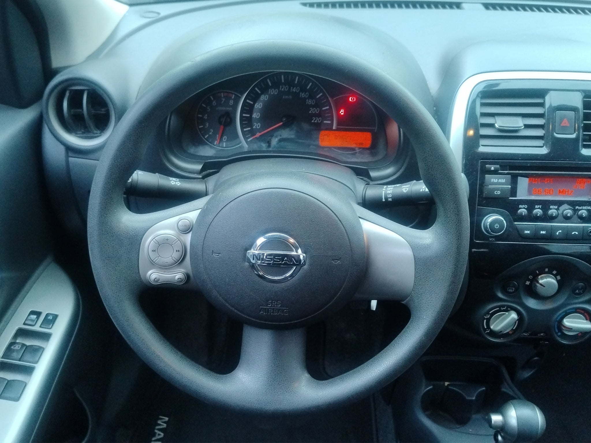 2018 Nissan MARCH 5 PTS HB ADVANCE Y DUO TA AAC VE BA ABS CD RA-15