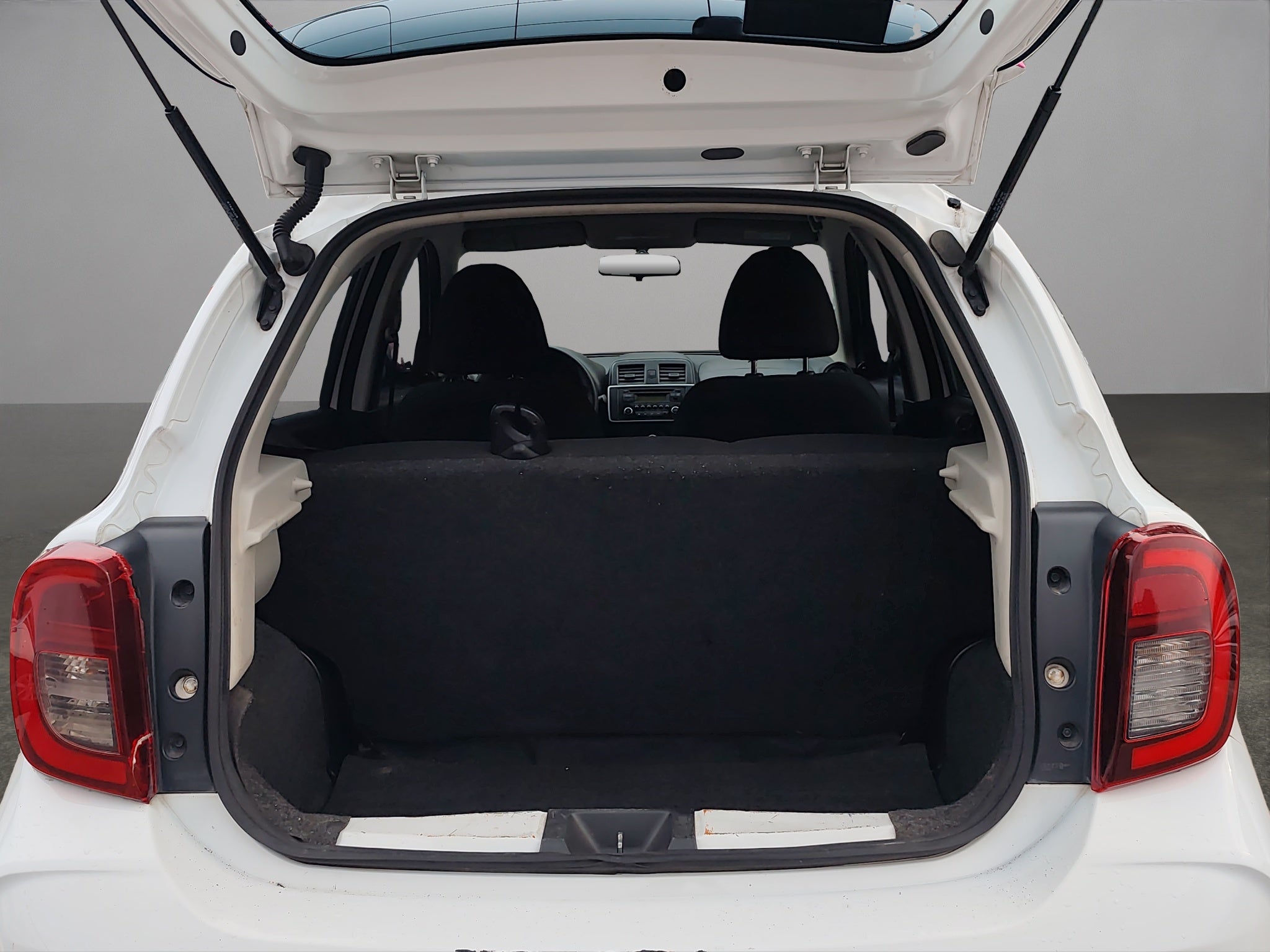 2021 Nissan MARCH 5 PTS HB SENSE TA AAC R-14