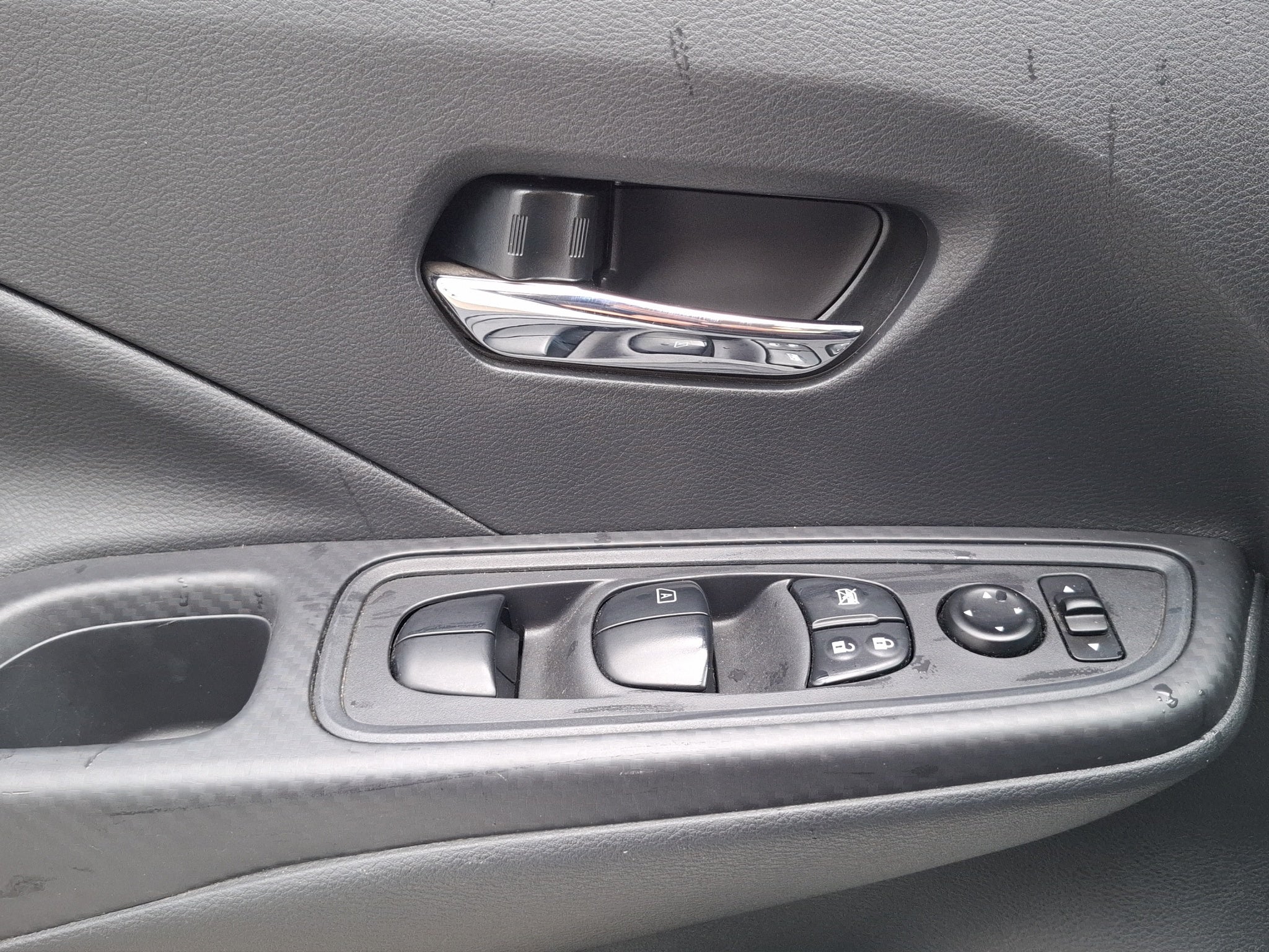 2020 Nissan VERSA 4 PTS SENSE AAC VE R-15CVT