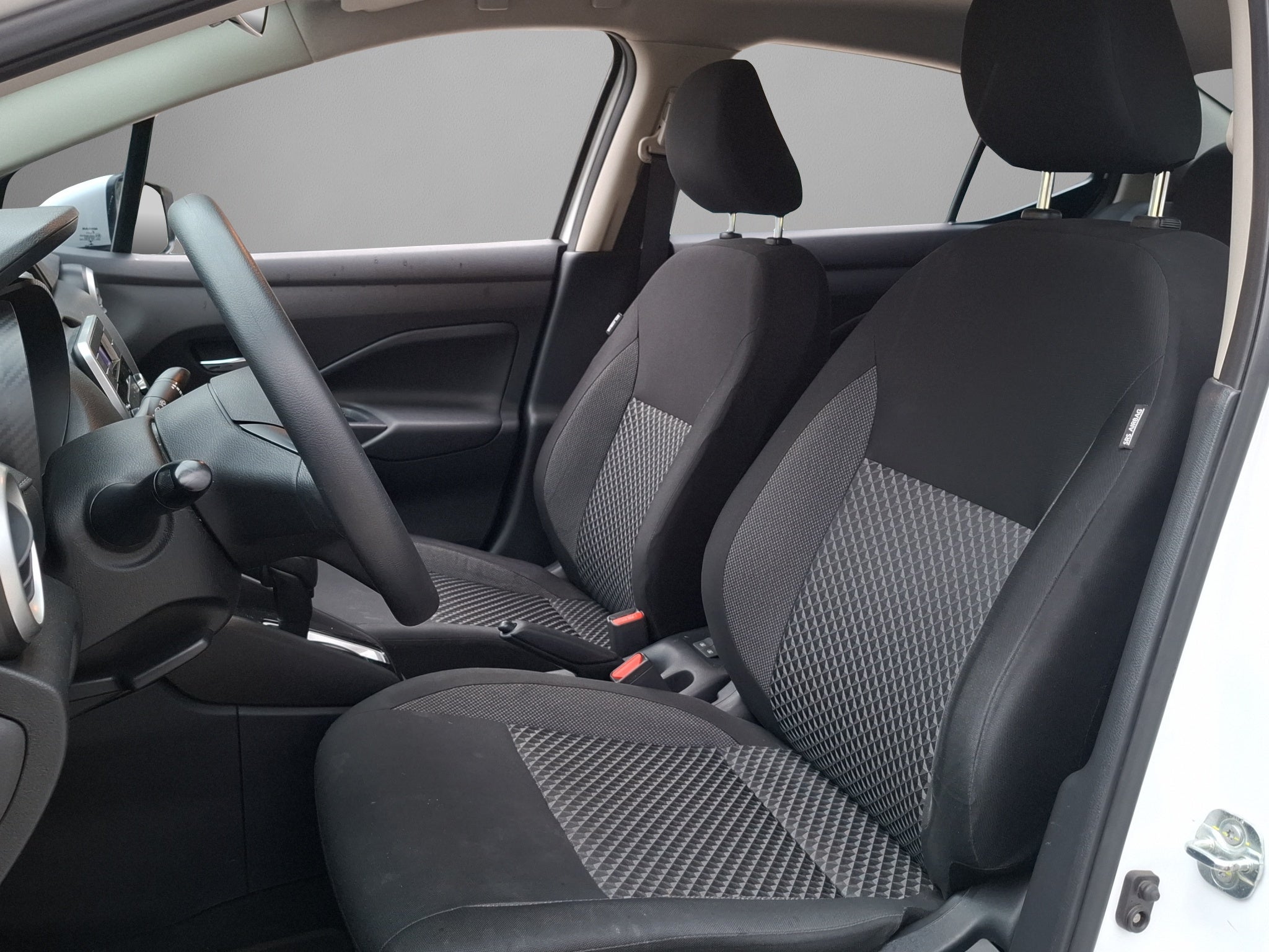 2020 Nissan VERSA 4 PTS SENSE AAC VE R-15CVT