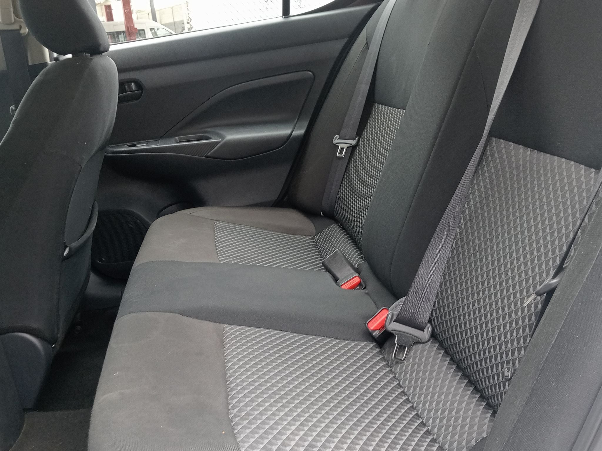 2024 Nissan VERSA 4P SENSE L41.6 AUT