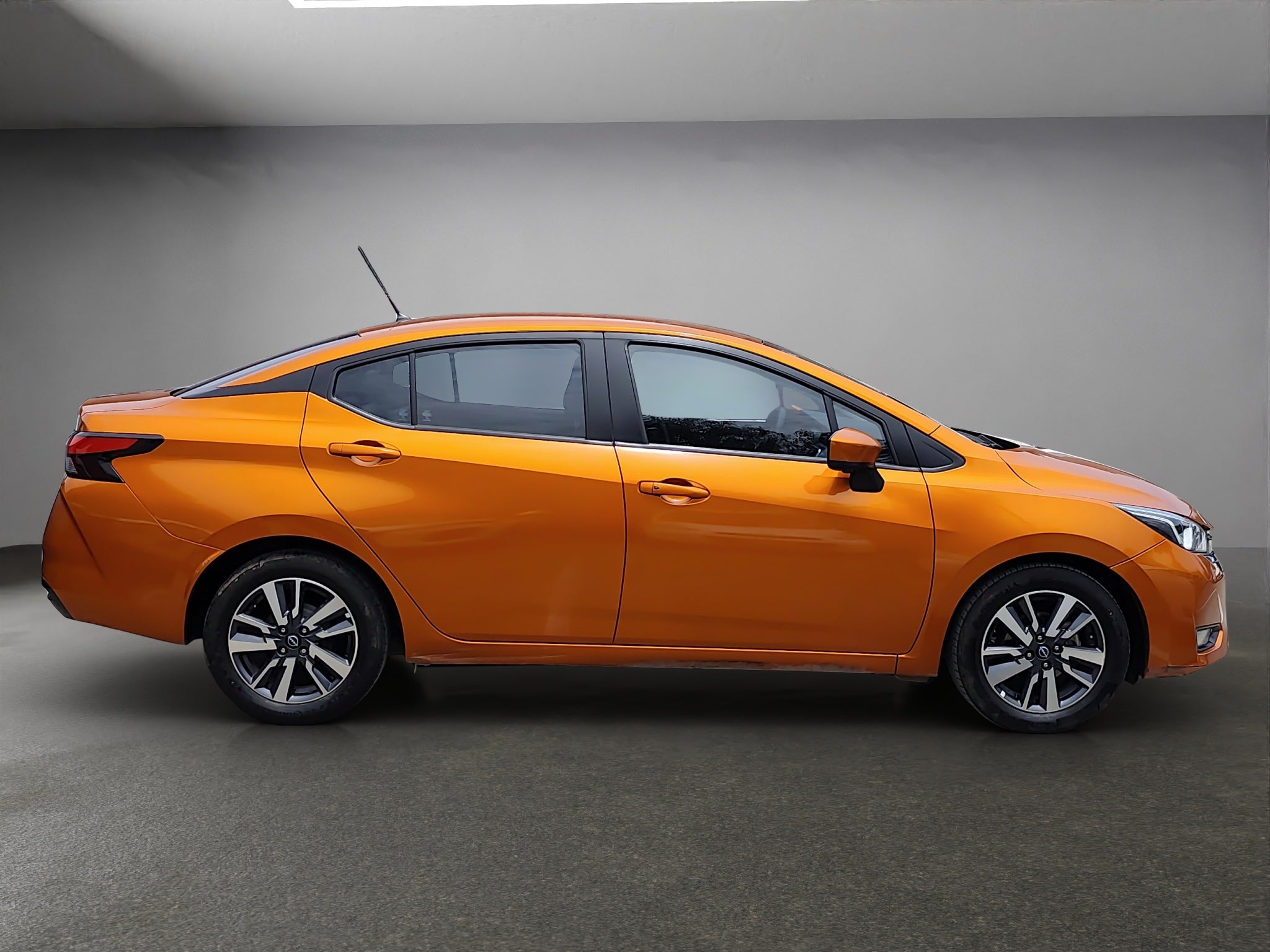 2023 Nissan VERSA 4P ADVANCE L41.6 MAN