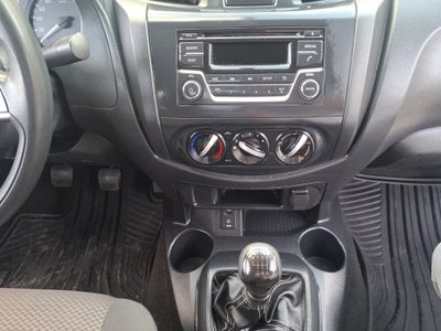 2022 Nissan NP300 2 PTS ESTACAS TM6 AAC