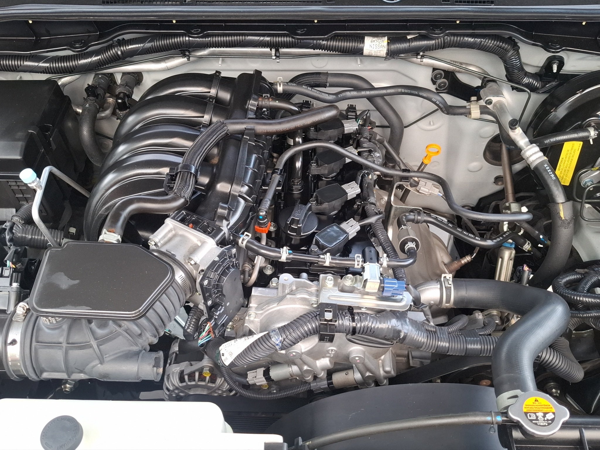 2022 Nissan NP300 2 PTS ESTACAS TM6 AAC