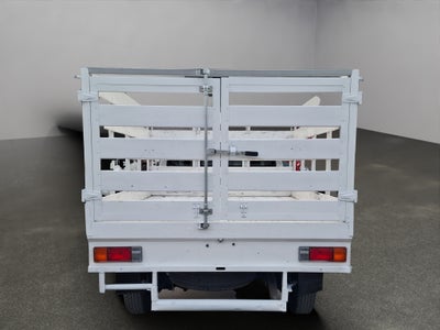 2022 Nissan NP300 2 PTS ESTACAS TM6 AAC