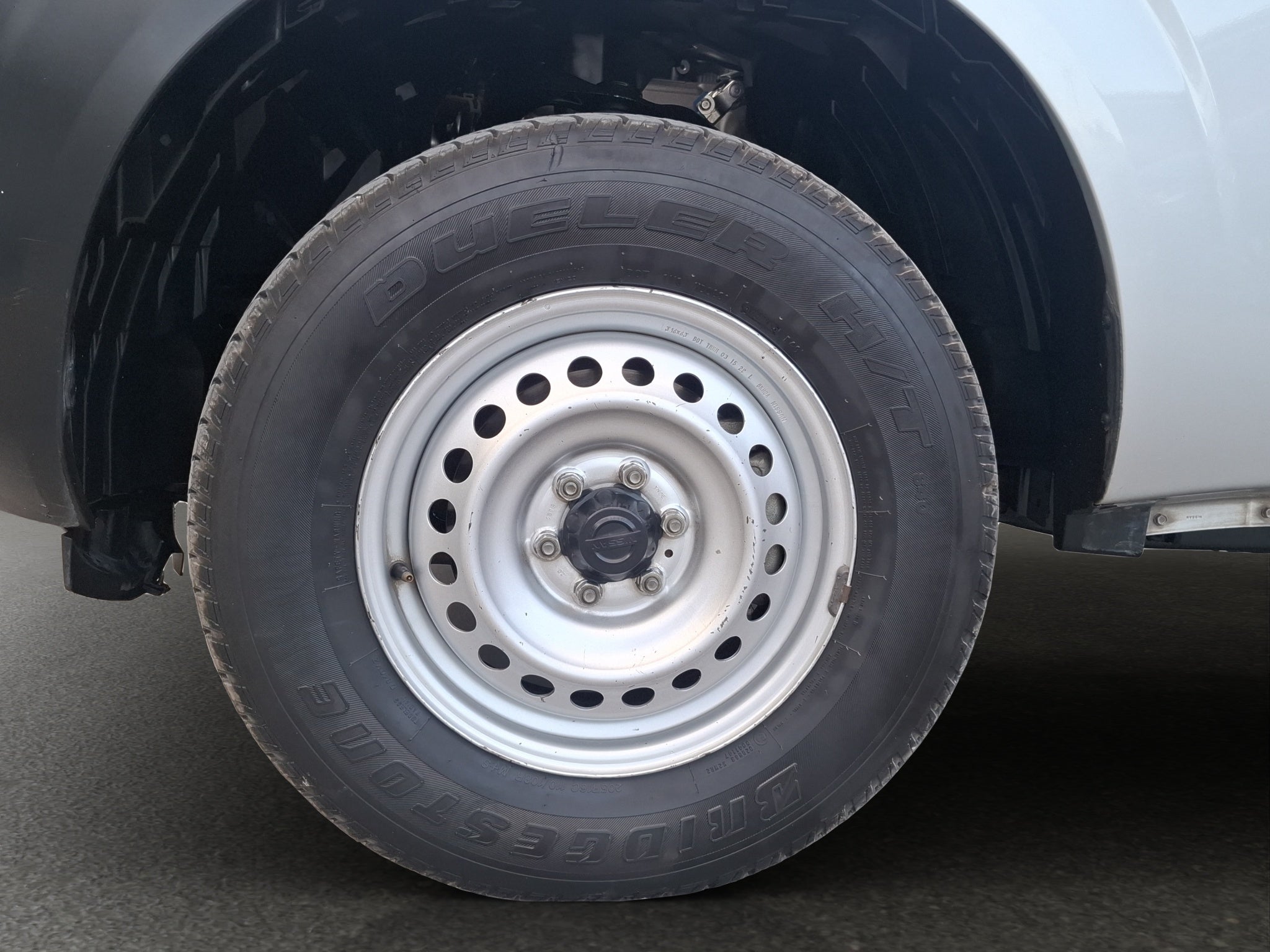 2022 Nissan NP300 2 PTS ESTACAS TM6 AAC