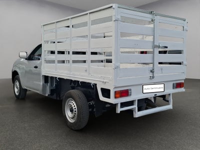 2022 Nissan NP300 2 PTS ESTACAS TM6 AAC