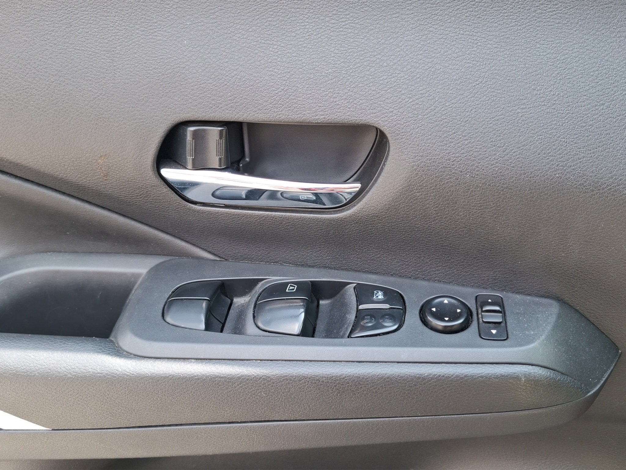 2022 Nissan KICKS 5 PTS PLATINUM 16L TA AAC AUT PIEL GPS RA-18