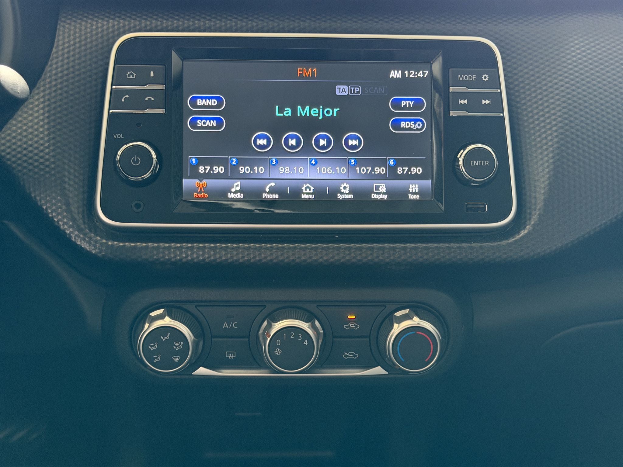 2024 Nissan KICKS PLAY ADVANCE CVT