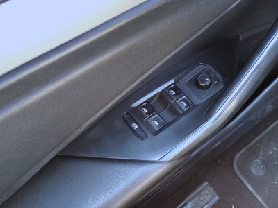 2019 Volkswagen JETTA 4 PTS TRENDLINE TA R-16