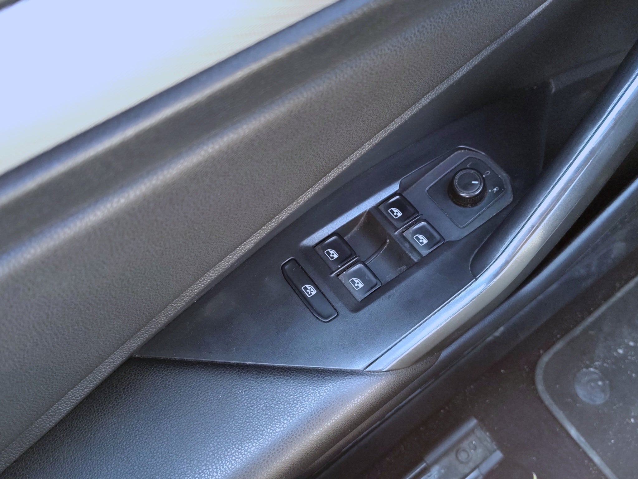 2019 Volkswagen JETTA 4 PTS TRENDLINE TA R-16