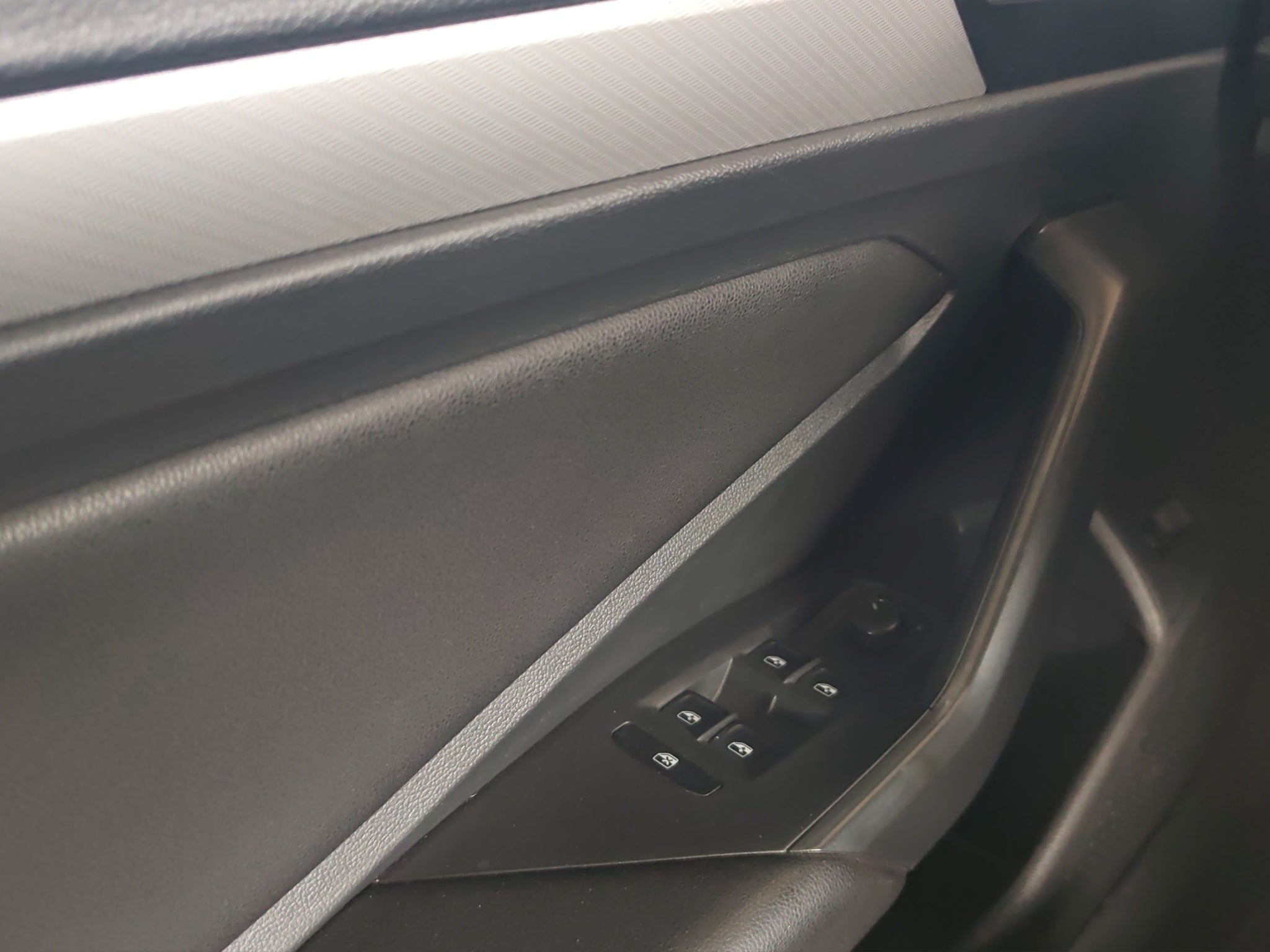 2019 Volkswagen JETTA 4 PTS TRENDLINE TA R-16