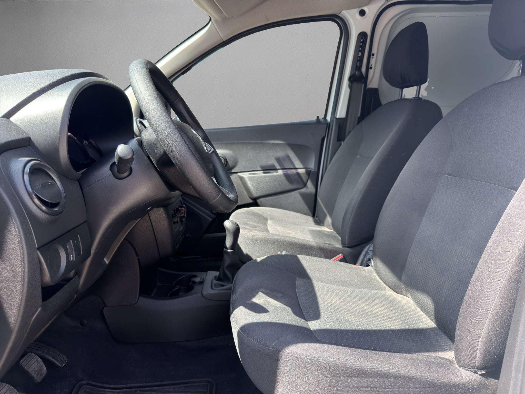 2025 RENAULT KANGOO 5P INTENSE L41.6 MAN