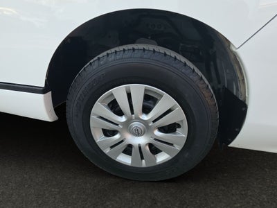 2024 Nissan Urvan 2.5 14 Pasajeros Amplia AA Mt