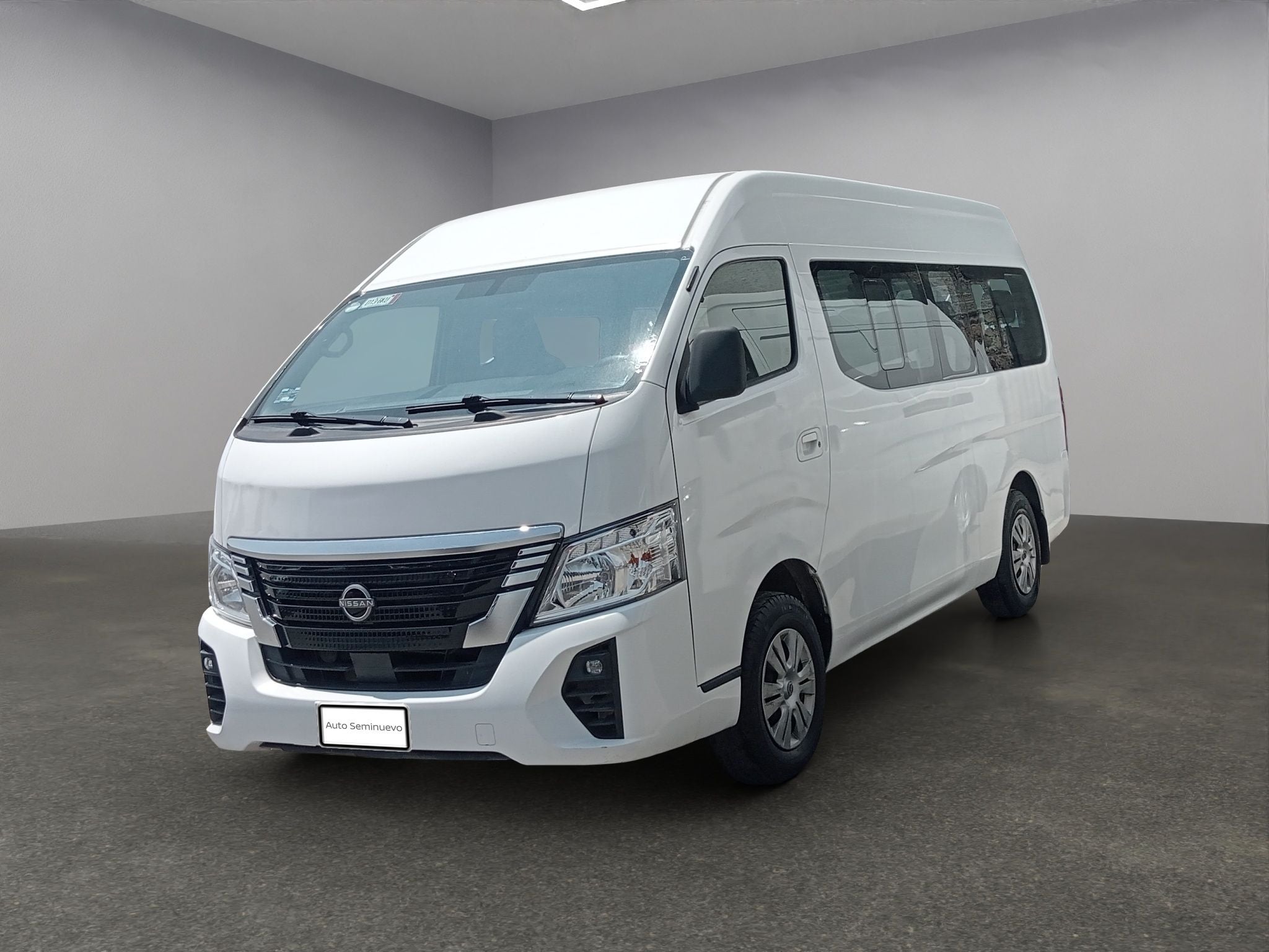 2023 Nissan Urvan 2.5 14 Pasajeros Amplia AA Mt