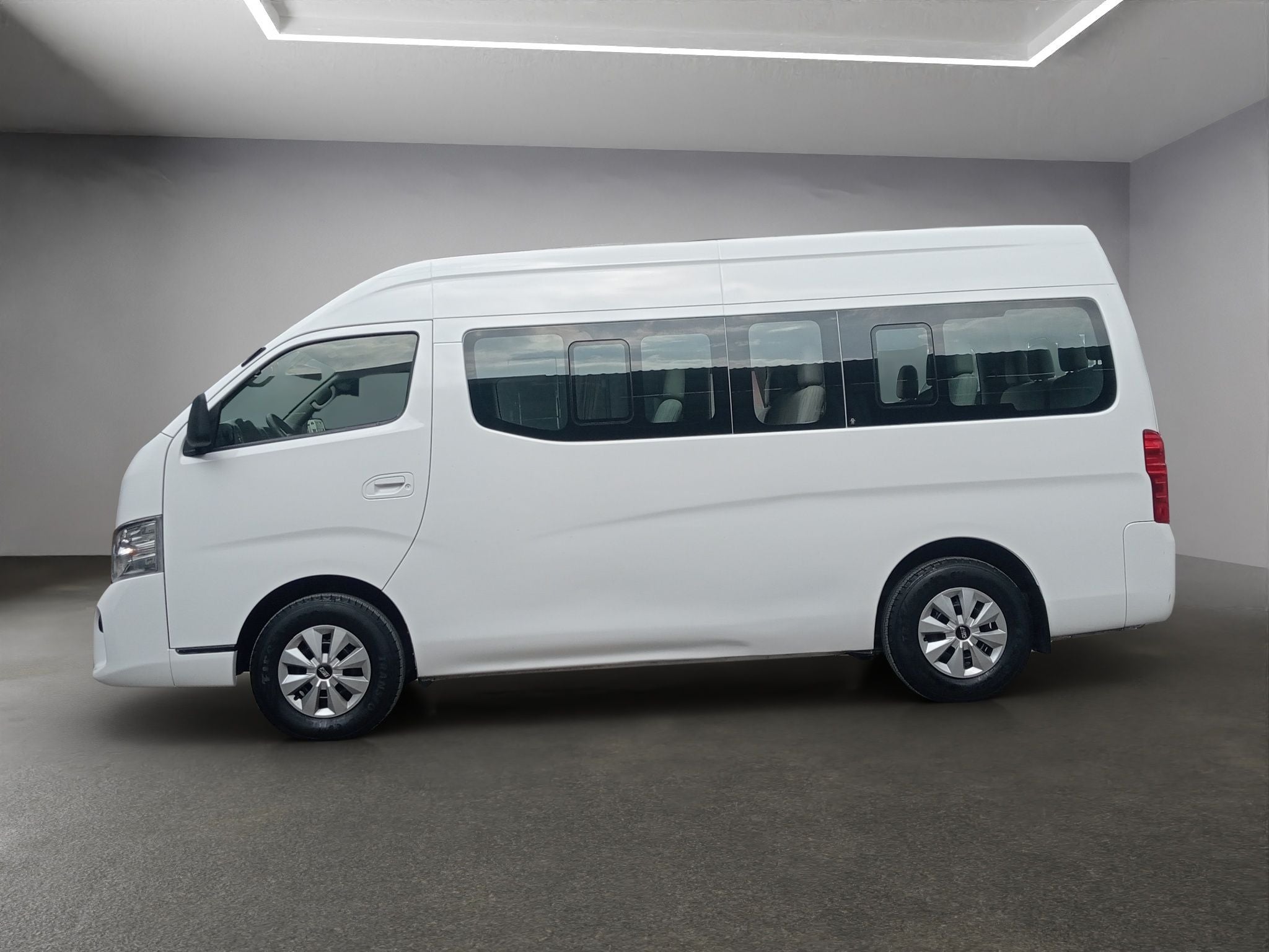 2022 Nissan Urvan 2.5 15 Pas Amplia Aa Mt
