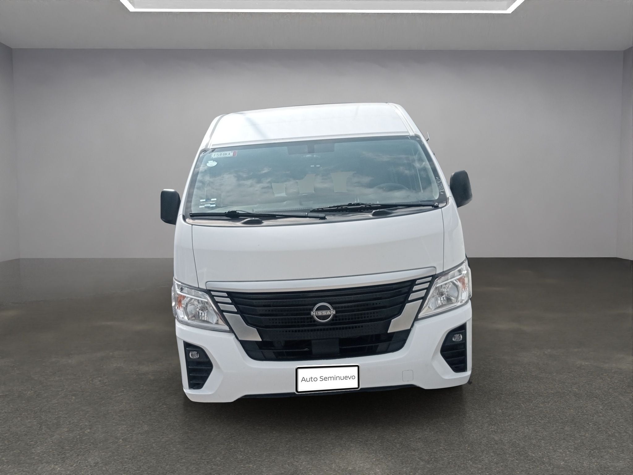 2023 Nissan Urvan 2.5 14 Pasajeros Amplia AA Mt
