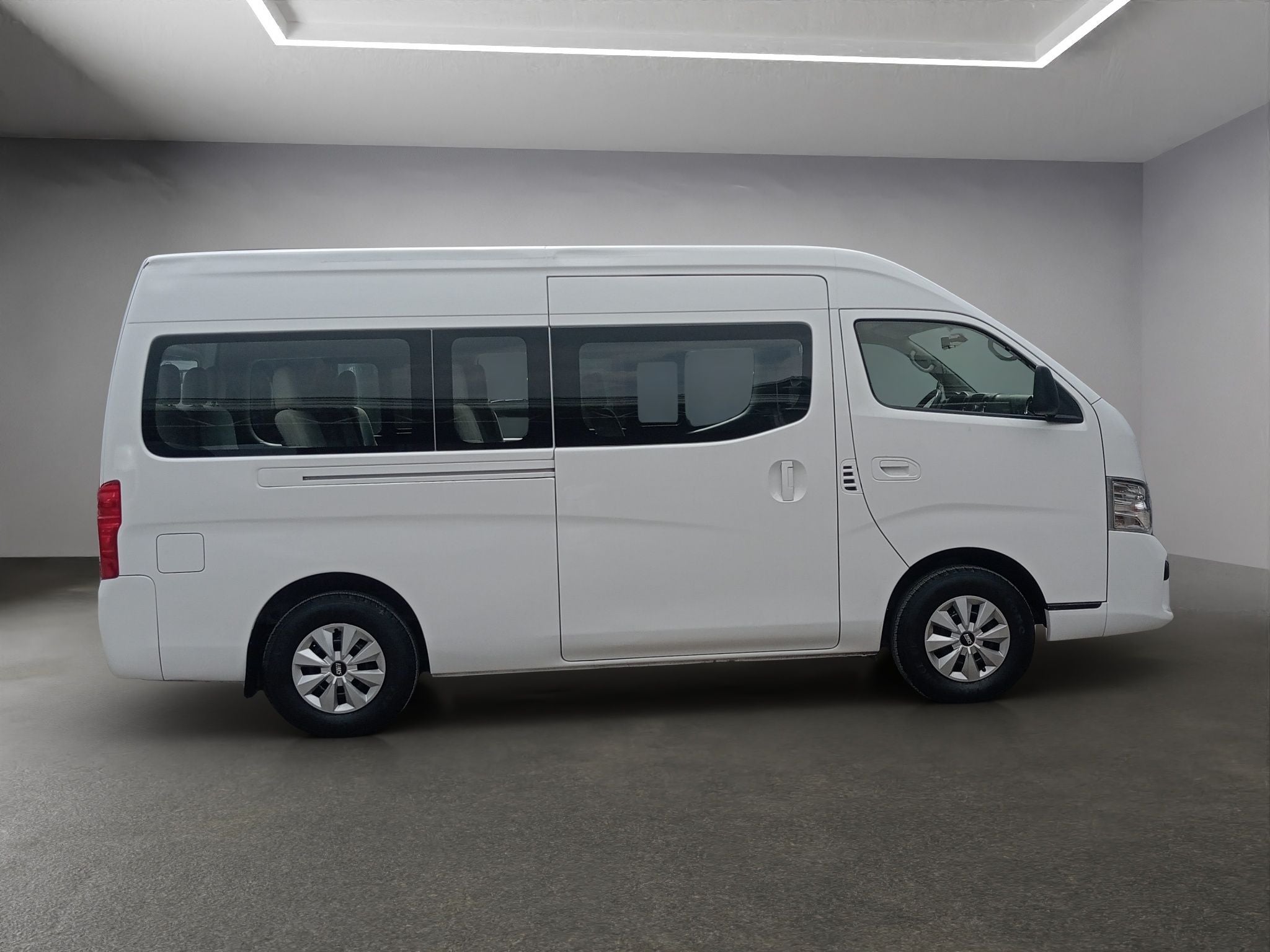 2023 Nissan Urvan 2.5 14 Pasajeros Amplia AA Mt