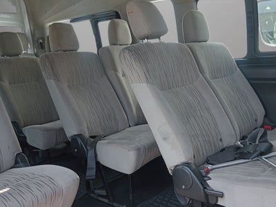 2023 Nissan Urvan 2.5 14 Pasajeros Amplia AA Mt