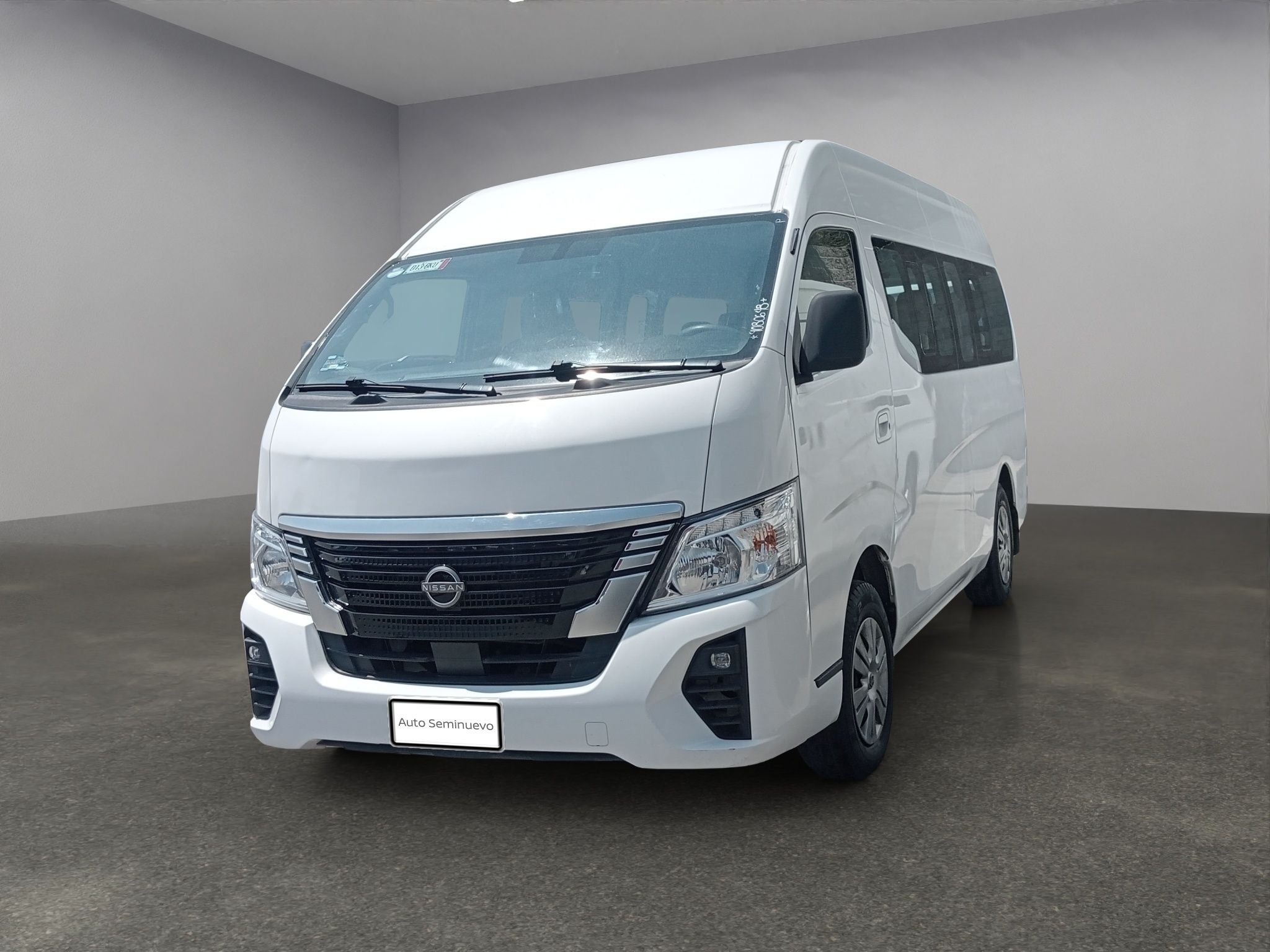 2023 Nissan Urvan 2.5 14 Pasajeros Amplia AA Mt