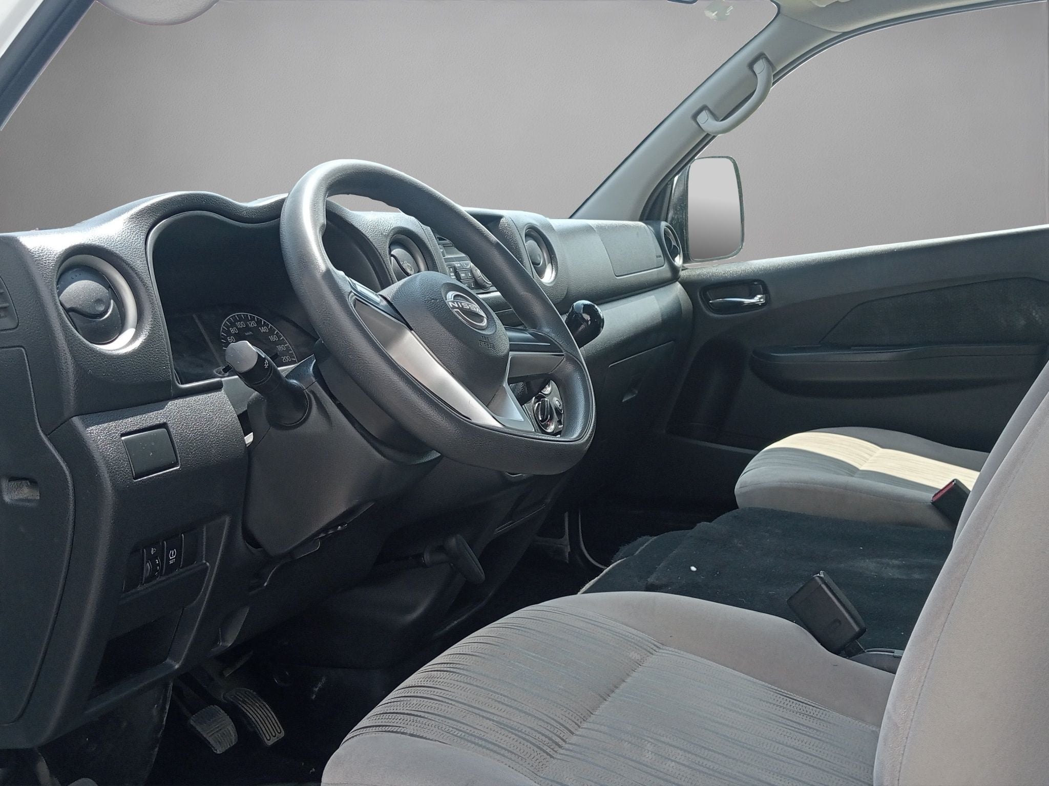 2023 Nissan Urvan 2.5 14 Pasajeros Amplia AA Mt