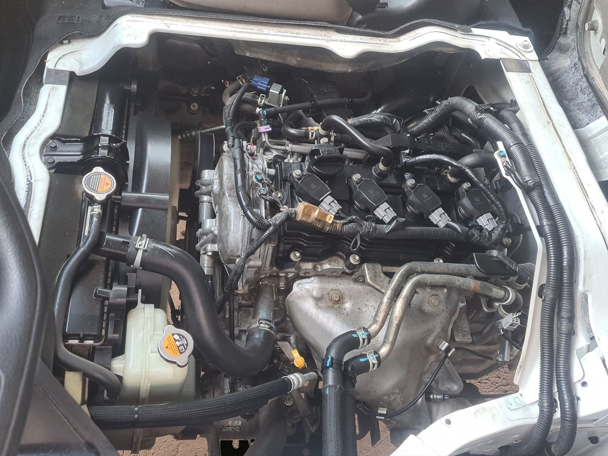 2024 Nissan Urvan 2.5 14 Pasajeros Amplia AA Mt