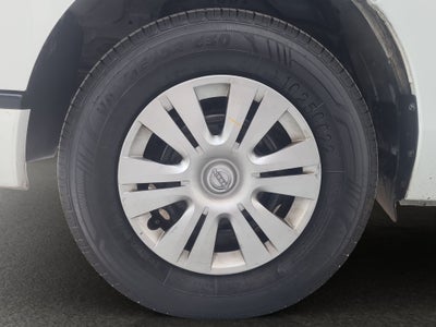 2024 Nissan Urvan 2.5 14 Pasajeros Amplia AA Mt