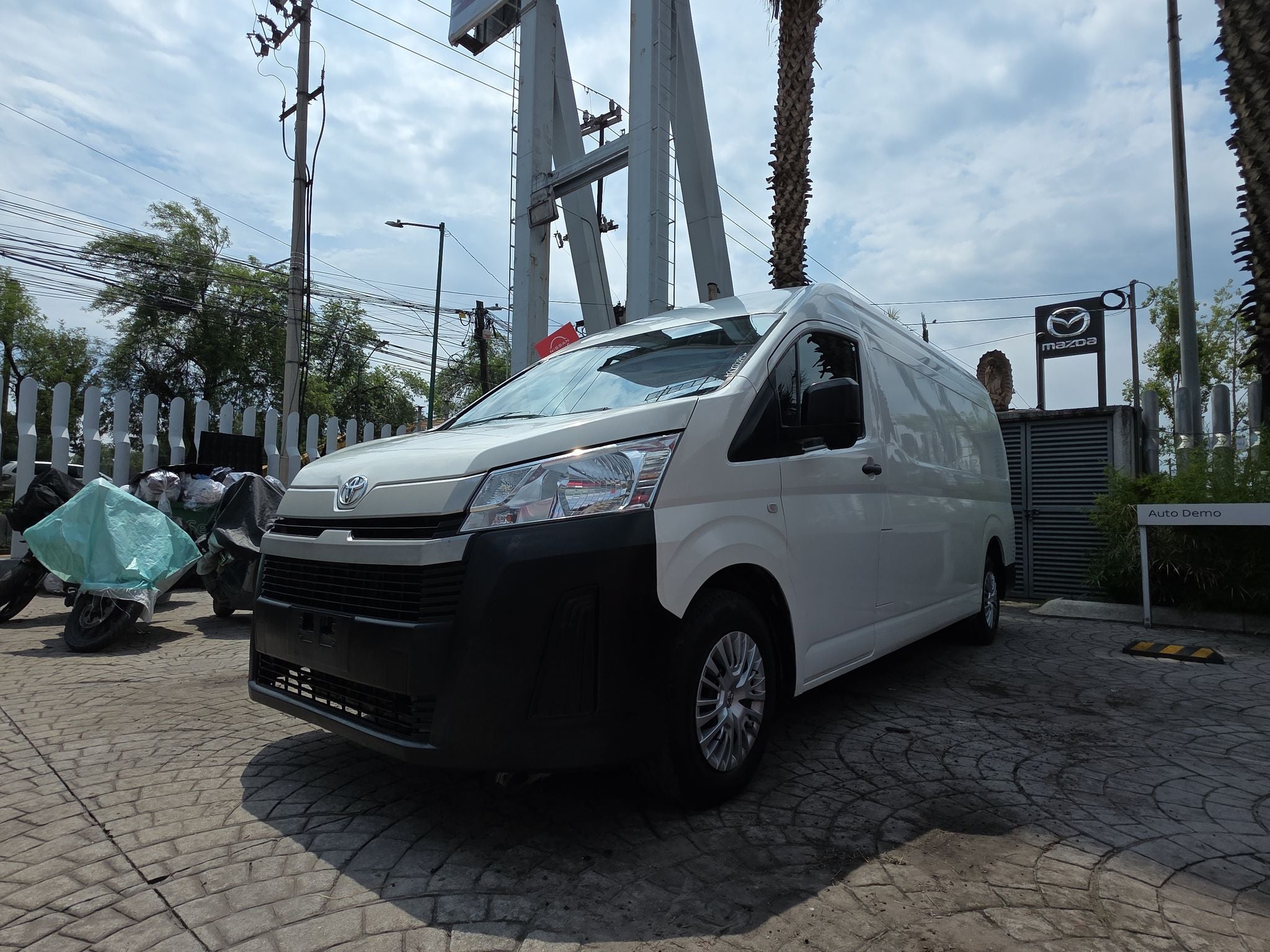 2020 Toyota HIACE 5 PTS DX SUPERLARGA TM5 TOLDO ALTO
