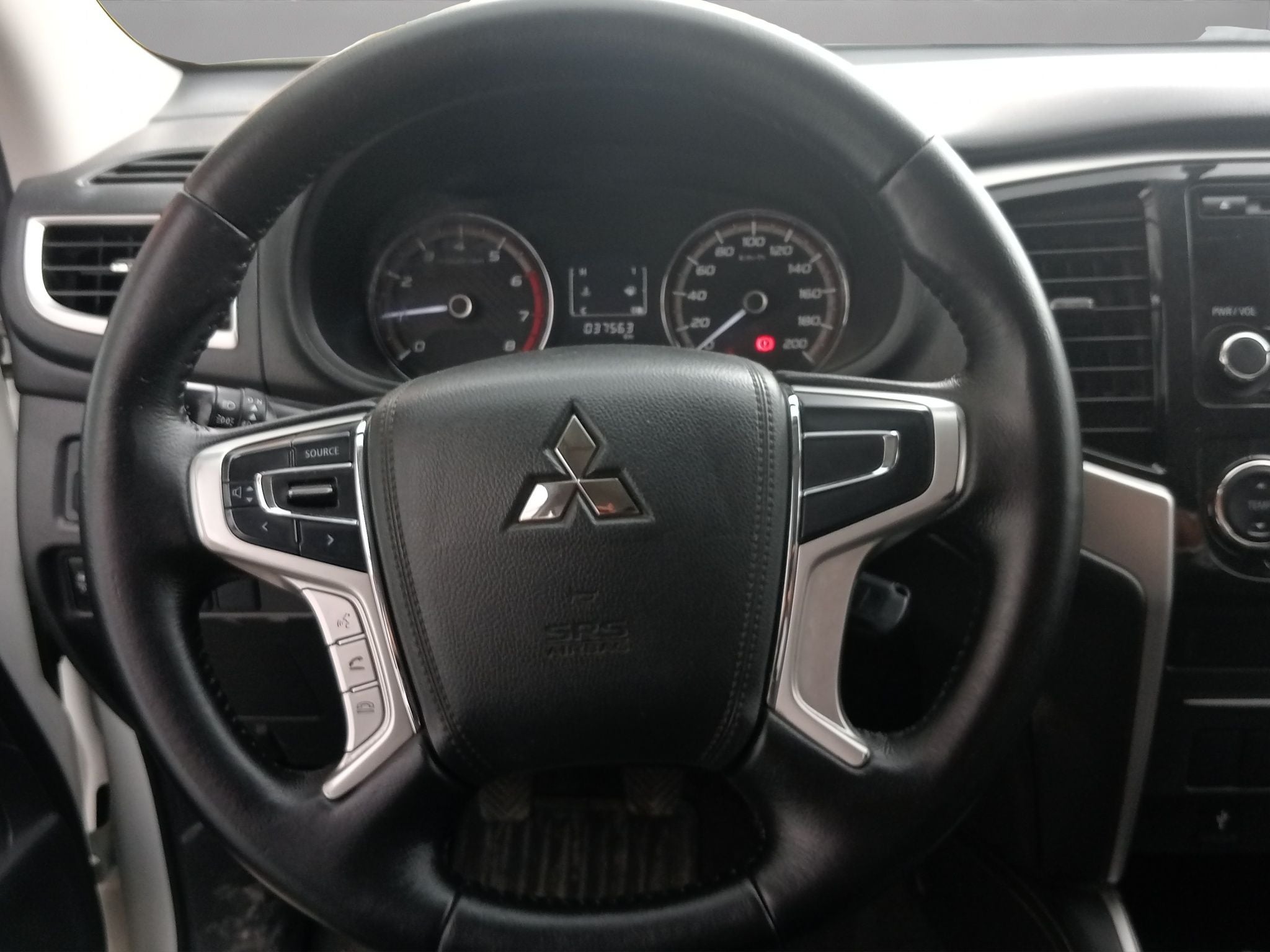 2023 Mitsubishi L200 2.4 Glx Cabina Doble 4x2 Mt