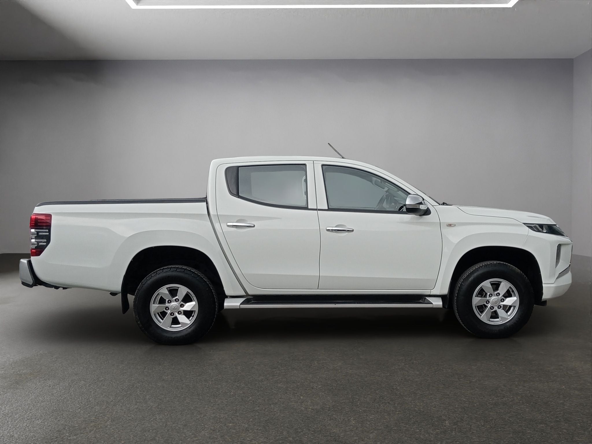 2023 Mitsubishi L200 2.4 Glx Cabina Doble 4x2 Mt