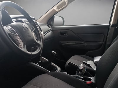 2023 Mitsubishi L200 2.4 Glx Cabina Doble 4x2 Mt