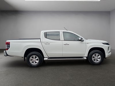 2022 Mitsubishi L200 2.4 Glx Cabina Doble 4x2 Mt