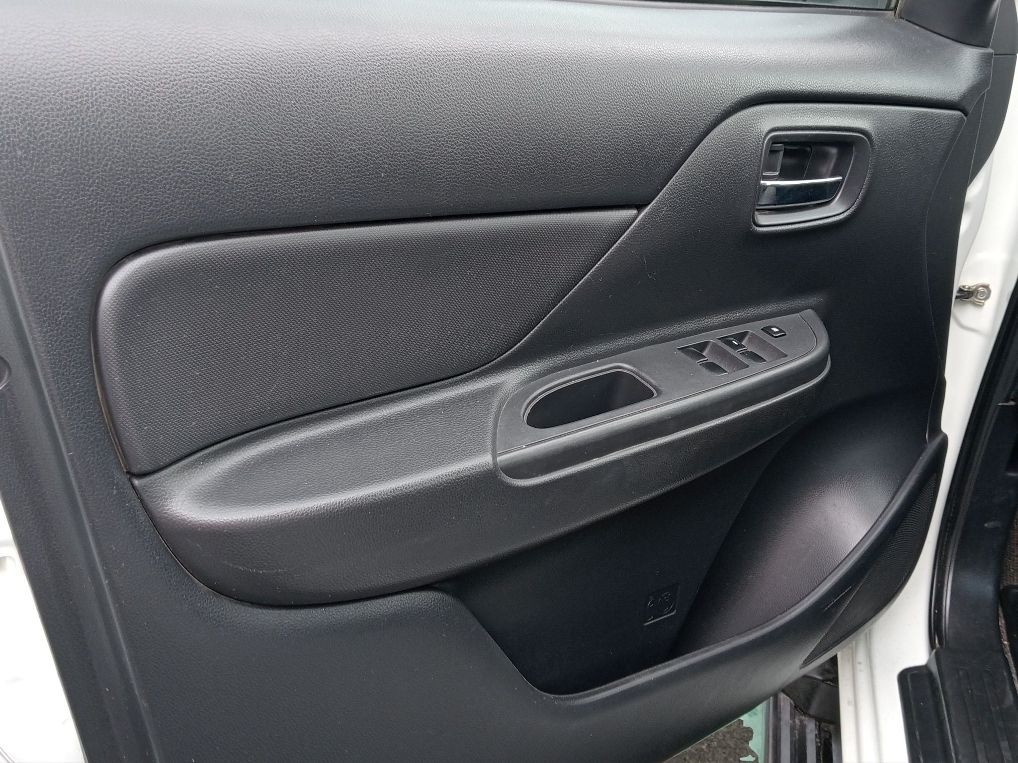 2023 Mitsubishi L200 2.4 Glx Cabina Doble 4x2 Mt