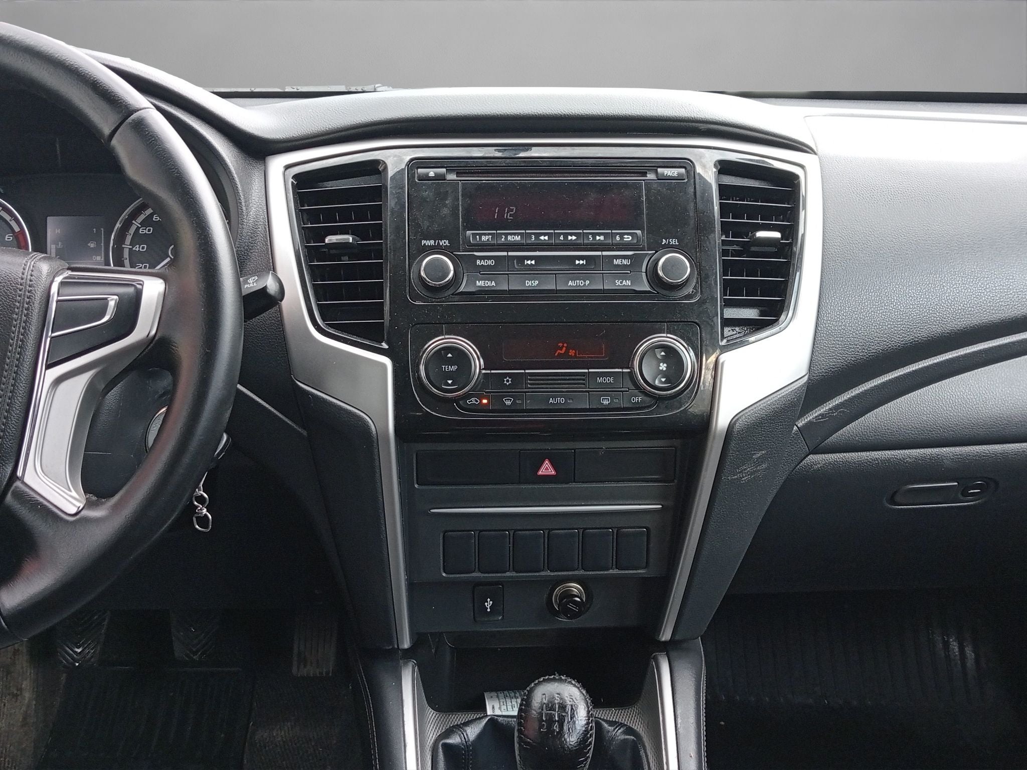 2023 Mitsubishi L200 2.4 Glx Cabina Doble 4x2 Mt